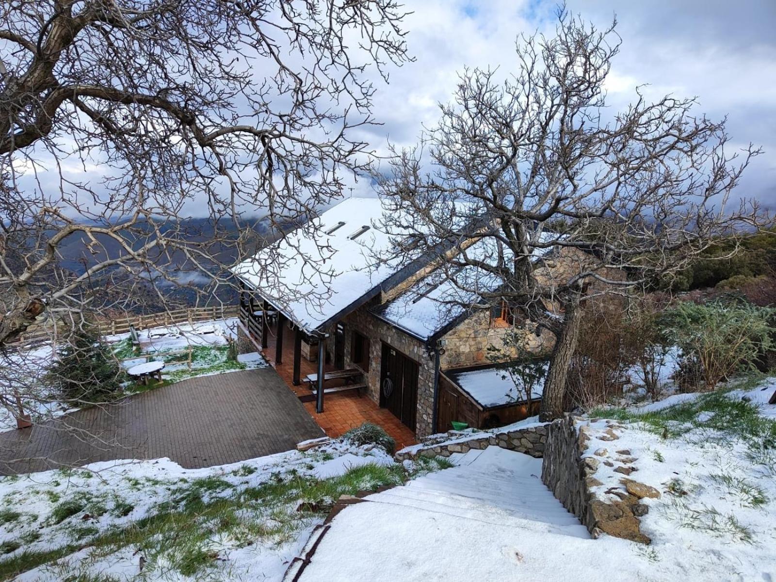 Гостьовий будинок Refugio Del Aguila "Casa Diaman" Гуехар-Сьєрра Екстер'єр фото